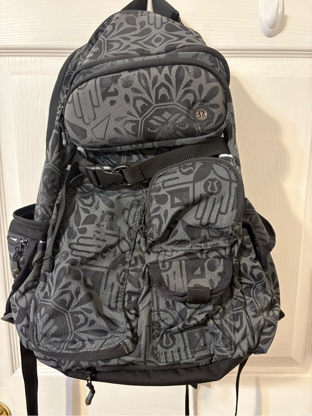 lululemon athletica Men's Black & Gray Patterned Utility Backpack